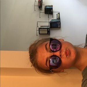 Meet your Posher, Avery